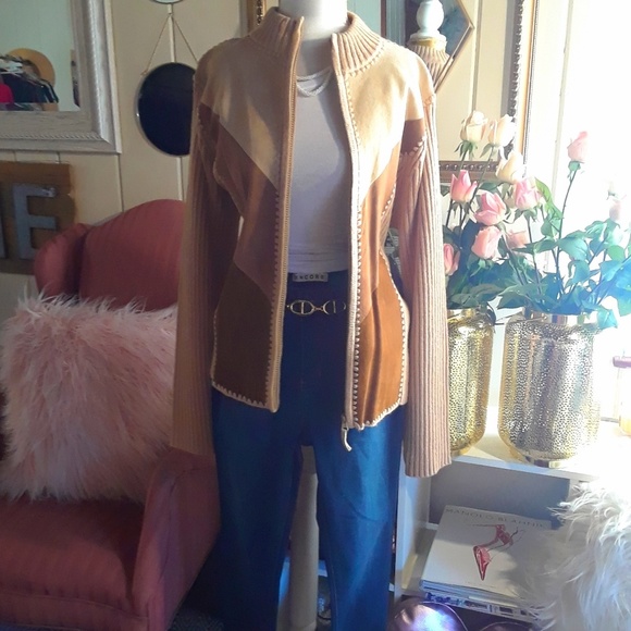 Designer Originals Studio Leather Sweater🎀 - Picture 2 of 8